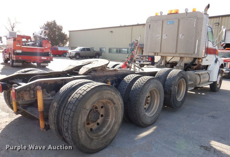 image for item DN2559 2001 Sterling L-Line  semi truck