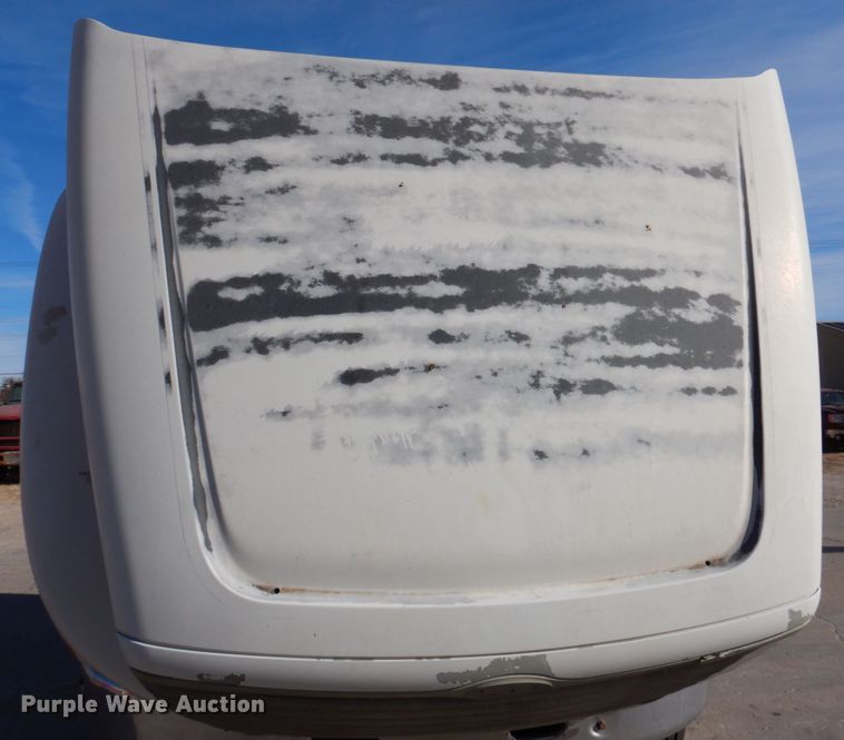 image for item DN2559 2001 Sterling L-Line  semi truck