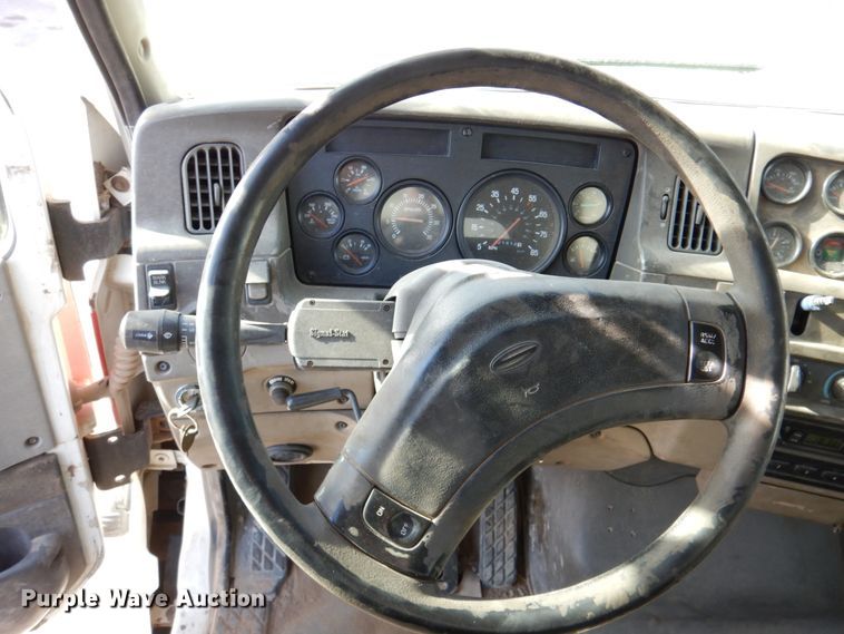 image for item DN2559 2001 Sterling L-Line  semi truck