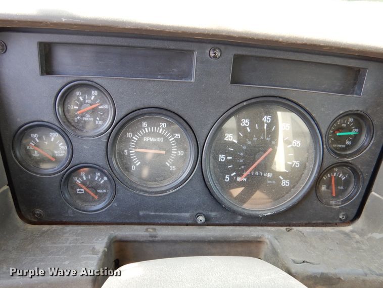 image for item DN2559 2001 Sterling L-Line  semi truck