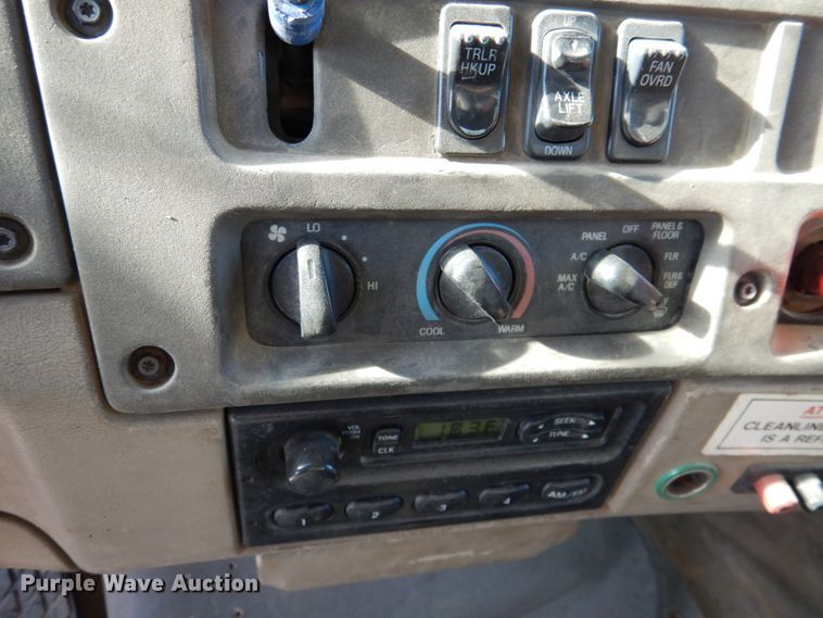 image for item DN2559 2001 Sterling L-Line  semi truck