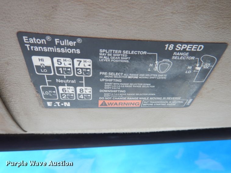 image for item DN2559 2001 Sterling L-Line  semi truck