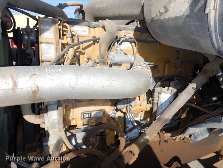 image for item DN2559 2001 Sterling L-Line  semi truck