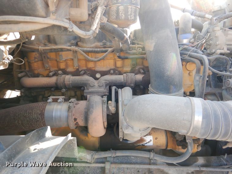 image for item DN2559 2001 Sterling L-Line  semi truck