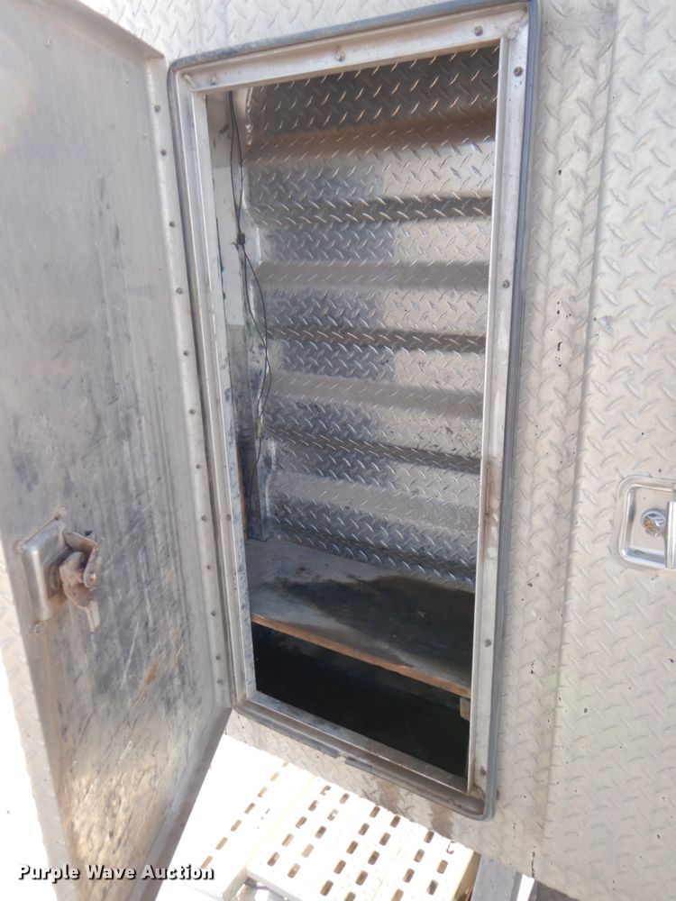 image for item DN2559 2001 Sterling L-Line  semi truck