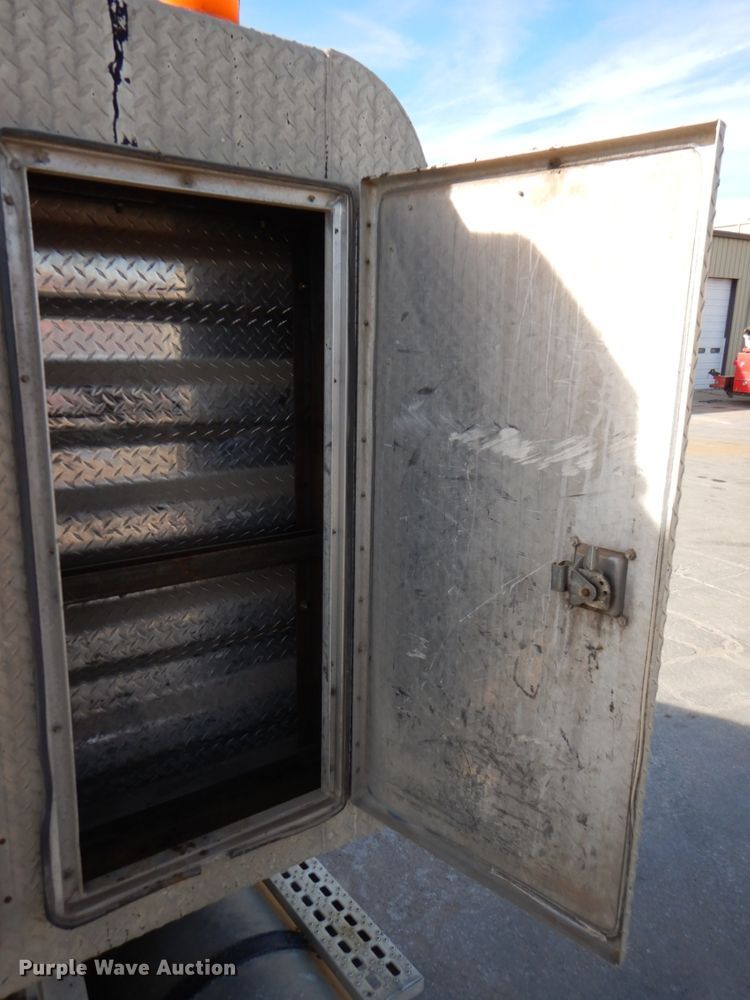 image for item DN2559 2001 Sterling L-Line  semi truck