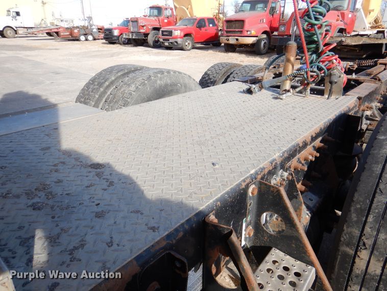 image for item DN2559 2001 Sterling L-Line  semi truck