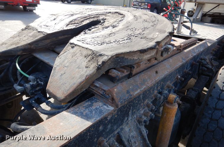 image for item DN2559 2001 Sterling L-Line  semi truck