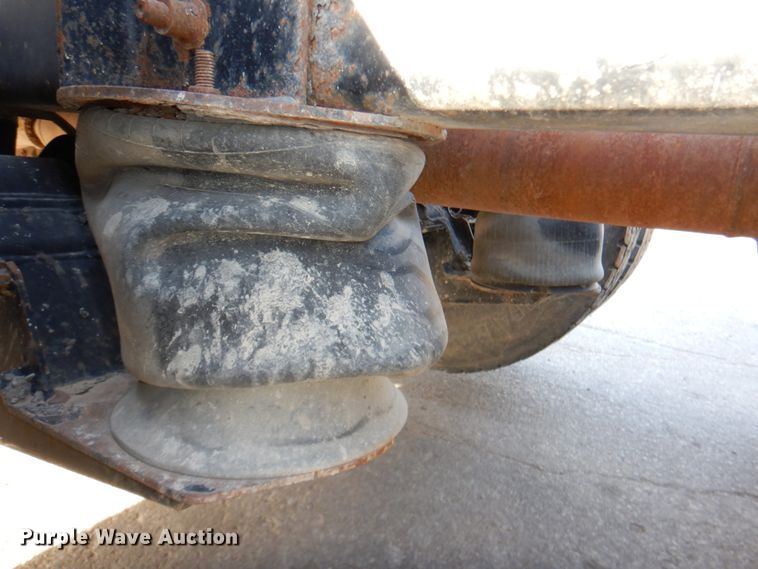 image for item DN2559 2001 Sterling L-Line  semi truck