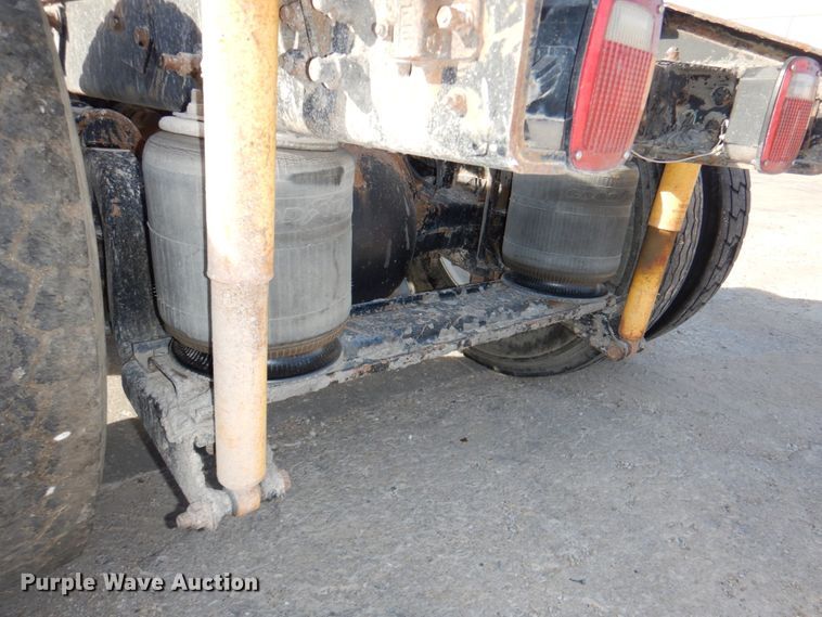 image for item DN2559 2001 Sterling L-Line  semi truck