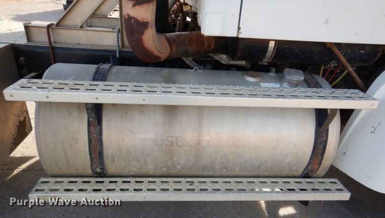 image for item DN2559 2001 Sterling L-Line  semi truck