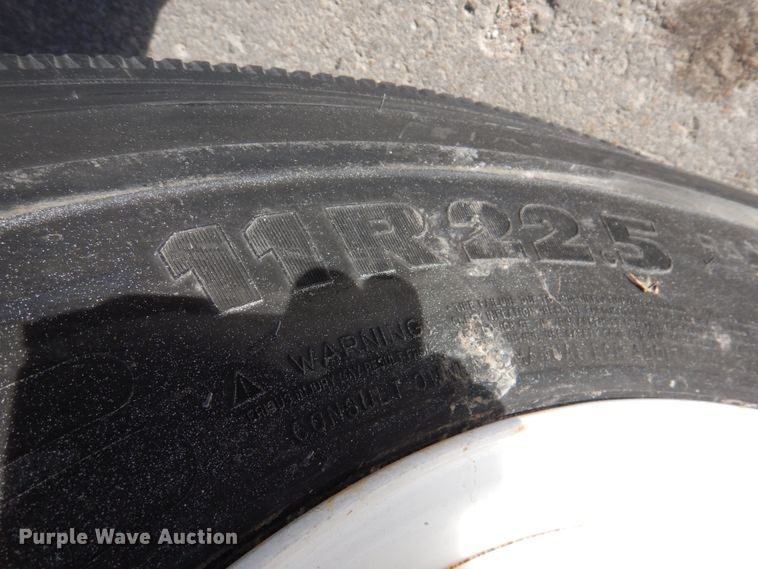 image for item DN2559 2001 Sterling L-Line  semi truck