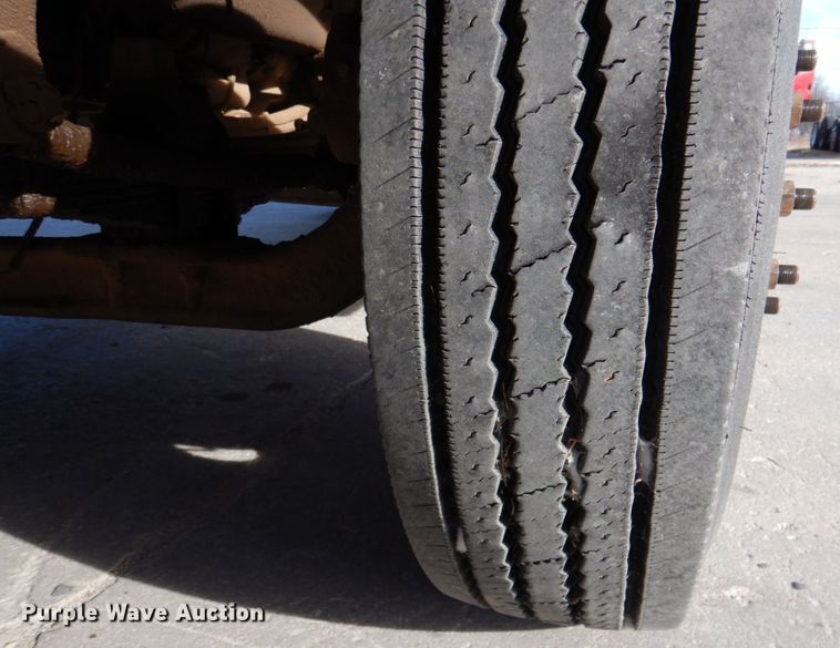 image for item DN2559 2001 Sterling L-Line  semi truck