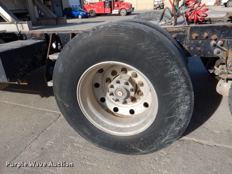 image for item DN2559 2001 Sterling L-Line  semi truck