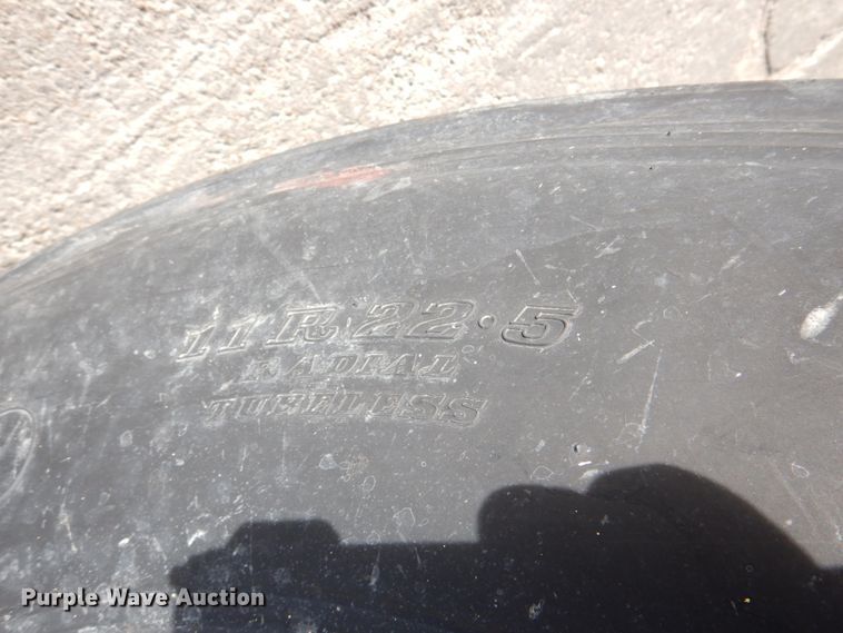 image for item DN2559 2001 Sterling L-Line  semi truck