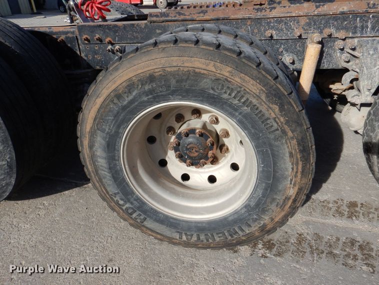 image for item DN2559 2001 Sterling L-Line  semi truck