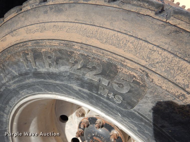 image for item DN2559 2001 Sterling L-Line  semi truck