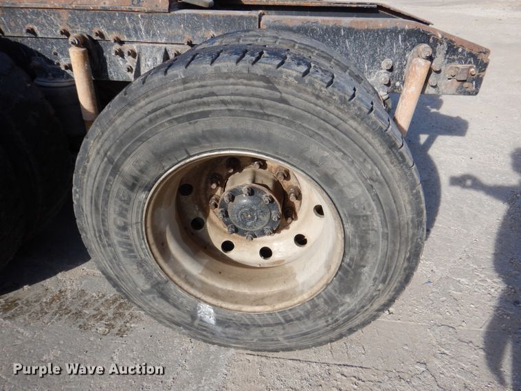 image for item DN2559 2001 Sterling L-Line  semi truck