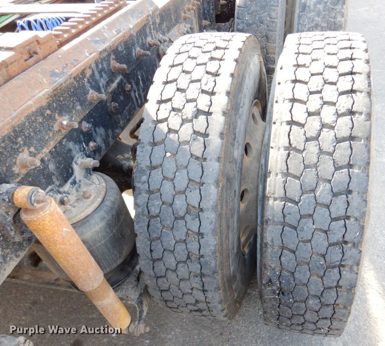 image for item DN2559 2001 Sterling L-Line  semi truck