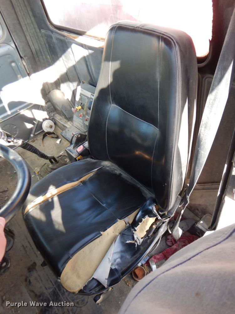 image for item DN2560 2000 Mack DM690S  ready mix truck