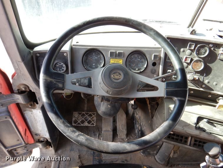 image for item DN2560 2000 Mack DM690S  ready mix truck