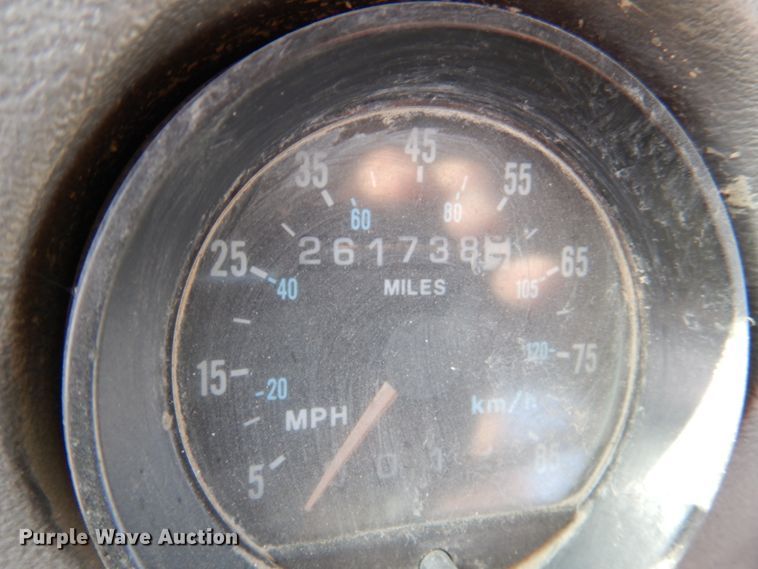 image for item DN2560 2000 Mack DM690S  ready mix truck