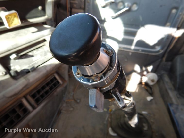 image for item DN2560 2000 Mack DM690S  ready mix truck