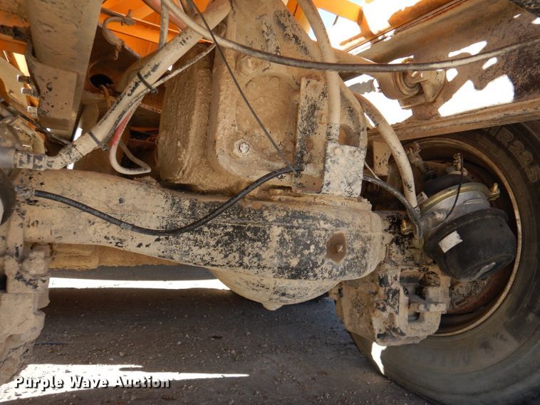 image for item DN2560 2000 Mack DM690S  ready mix truck