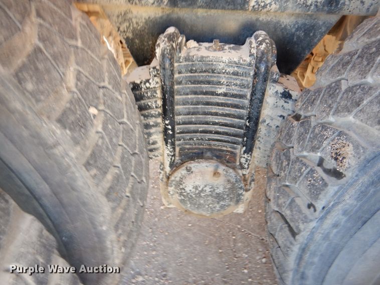 image for item DN2560 2000 Mack DM690S  ready mix truck