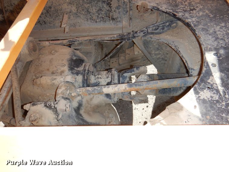 image for item DN2560 2000 Mack DM690S  ready mix truck