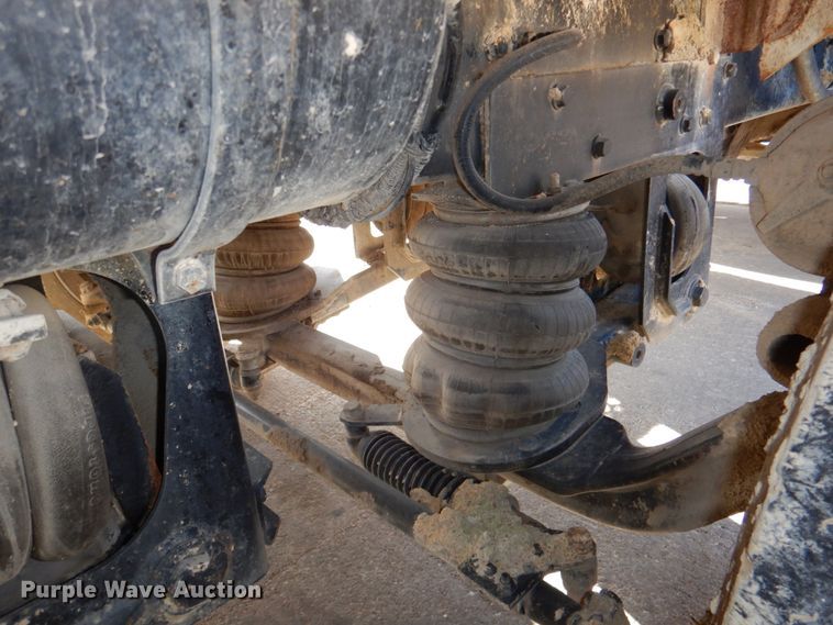 image for item DN2560 2000 Mack DM690S  ready mix truck