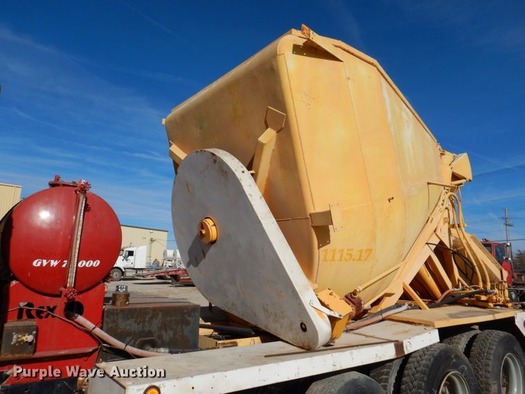 image for item DN2560 2000 Mack DM690S  ready mix truck