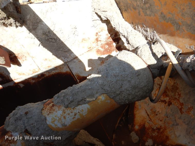 image for item DN2560 2000 Mack DM690S  ready mix truck