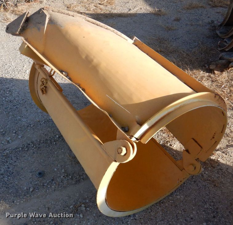 image for item DN2560 2000 Mack DM690S  ready mix truck