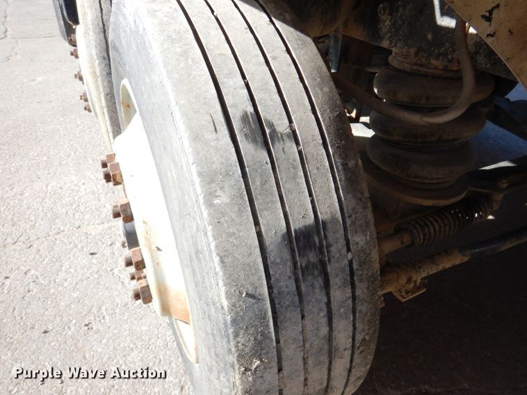 image for item DN2560 2000 Mack DM690S  ready mix truck