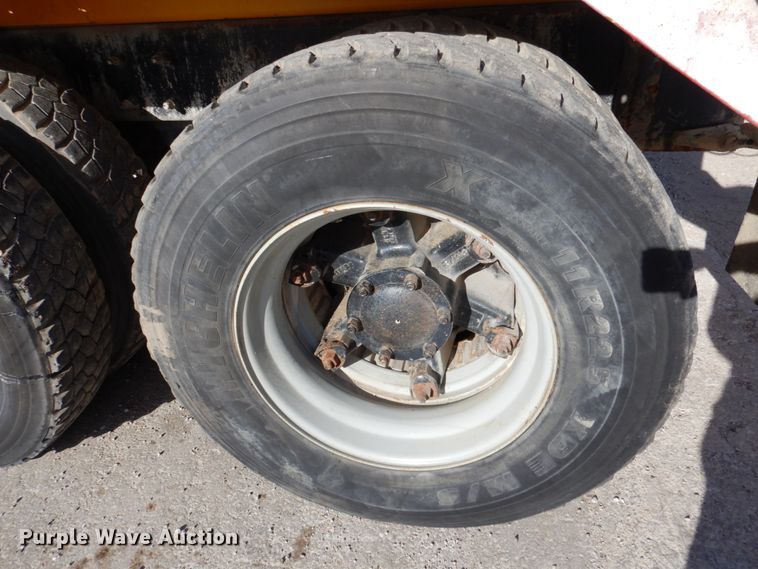 image for item DN2560 2000 Mack DM690S  ready mix truck