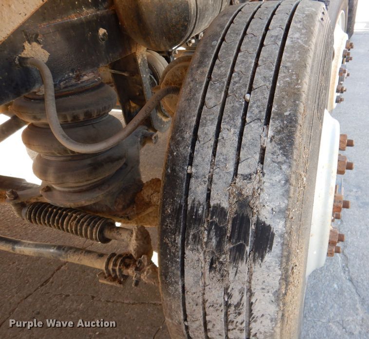 image for item DN2560 2000 Mack DM690S  ready mix truck