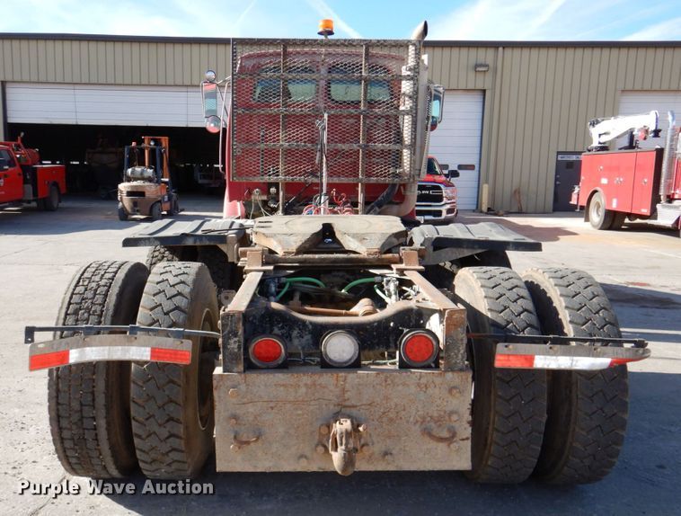 image for item DN2561 1999 Sterling L9500  semi truck