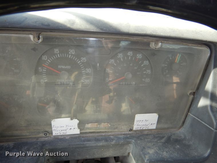 image for item DN2561 1999 Sterling L9500  semi truck