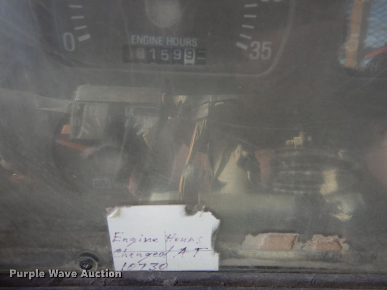 image for item DN2561 1999 Sterling L9500  semi truck