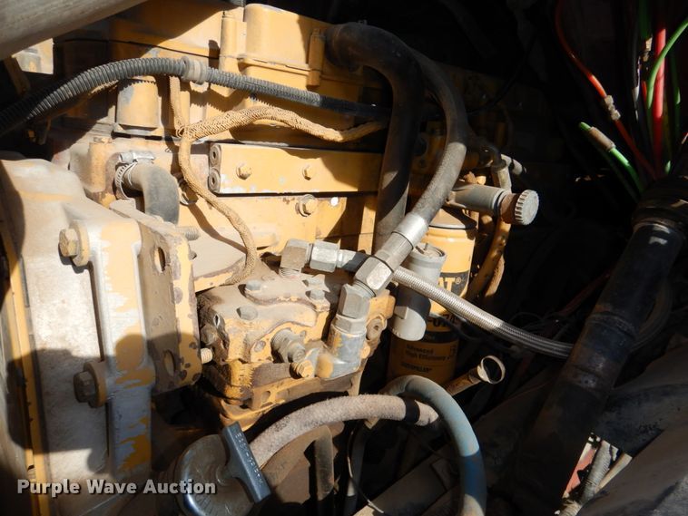 image for item DN2561 1999 Sterling L9500  semi truck