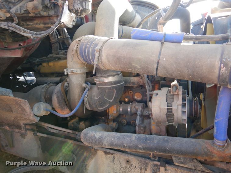 image for item DN2561 1999 Sterling L9500  semi truck