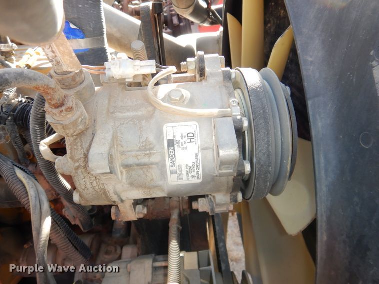 image for item DN2561 1999 Sterling L9500  semi truck