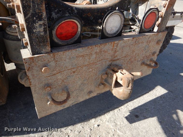 image for item DN2561 1999 Sterling L9500  semi truck