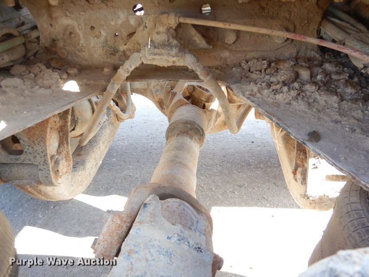 image for item DN2561 1999 Sterling L9500  semi truck