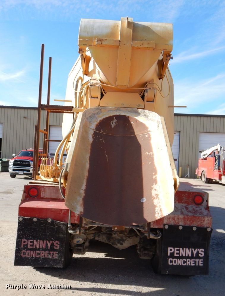 image for item DN2563 2000 Mack DM690S  ready mix truck