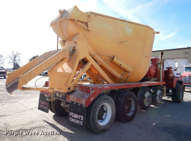 image for item DN2563 2000 Mack DM690S  ready mix truck