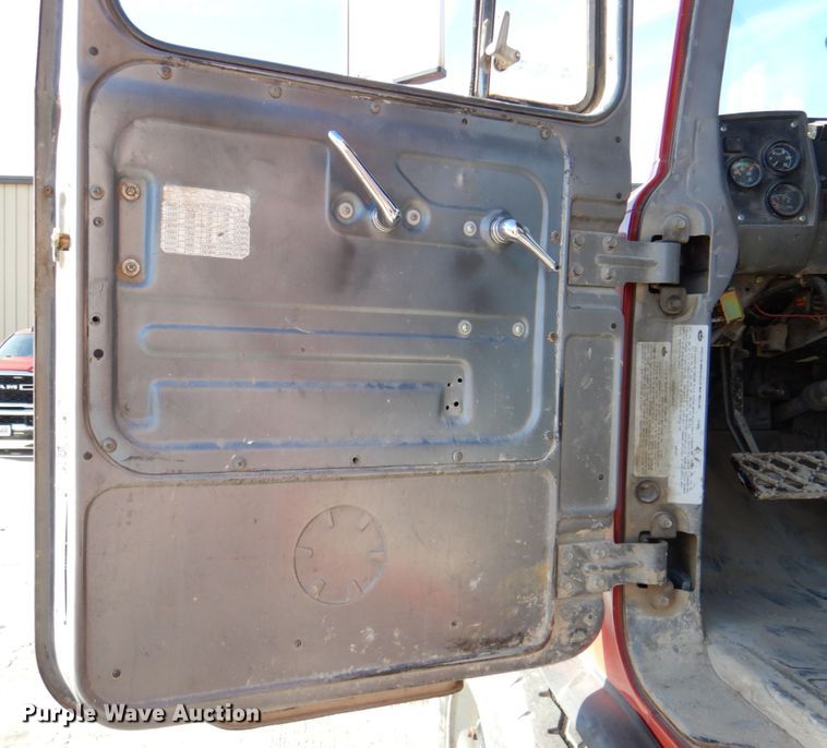 image for item DN2563 2000 Mack DM690S  ready mix truck