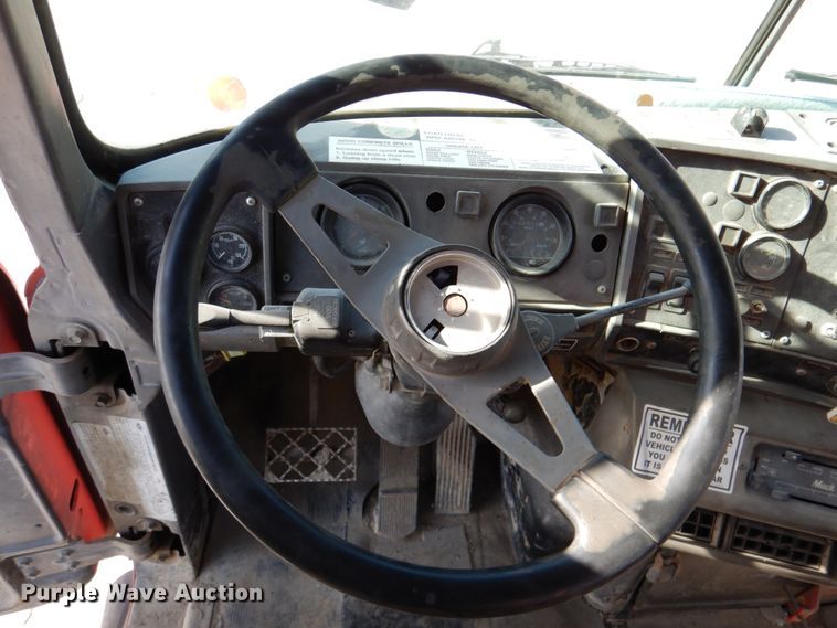 image for item DN2563 2000 Mack DM690S  ready mix truck