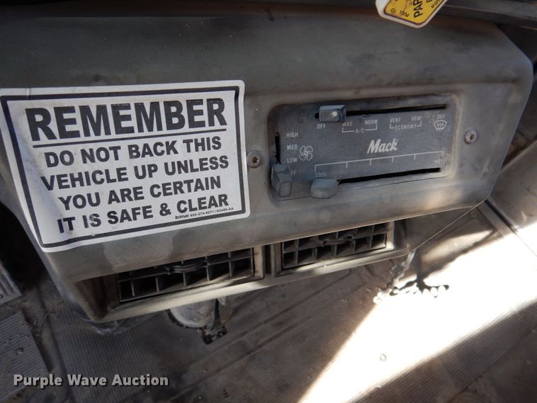 image for item DN2563 2000 Mack DM690S  ready mix truck